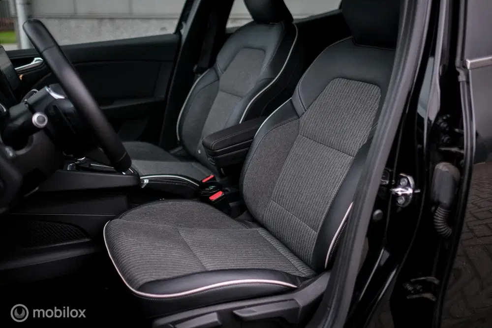 Renault Clio 1.3 TCe Intens 130 pk aut uit 2020, foto 6