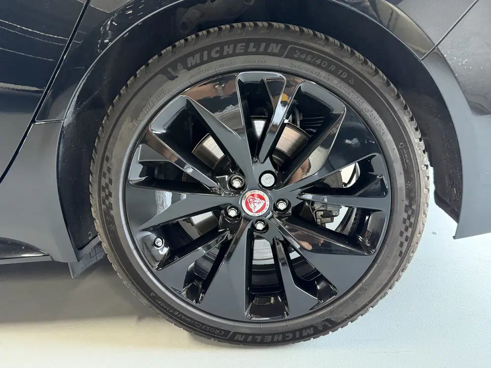 Jaguar XF 2.0 P250 R-Dynamic Black uit 2023, foto 8