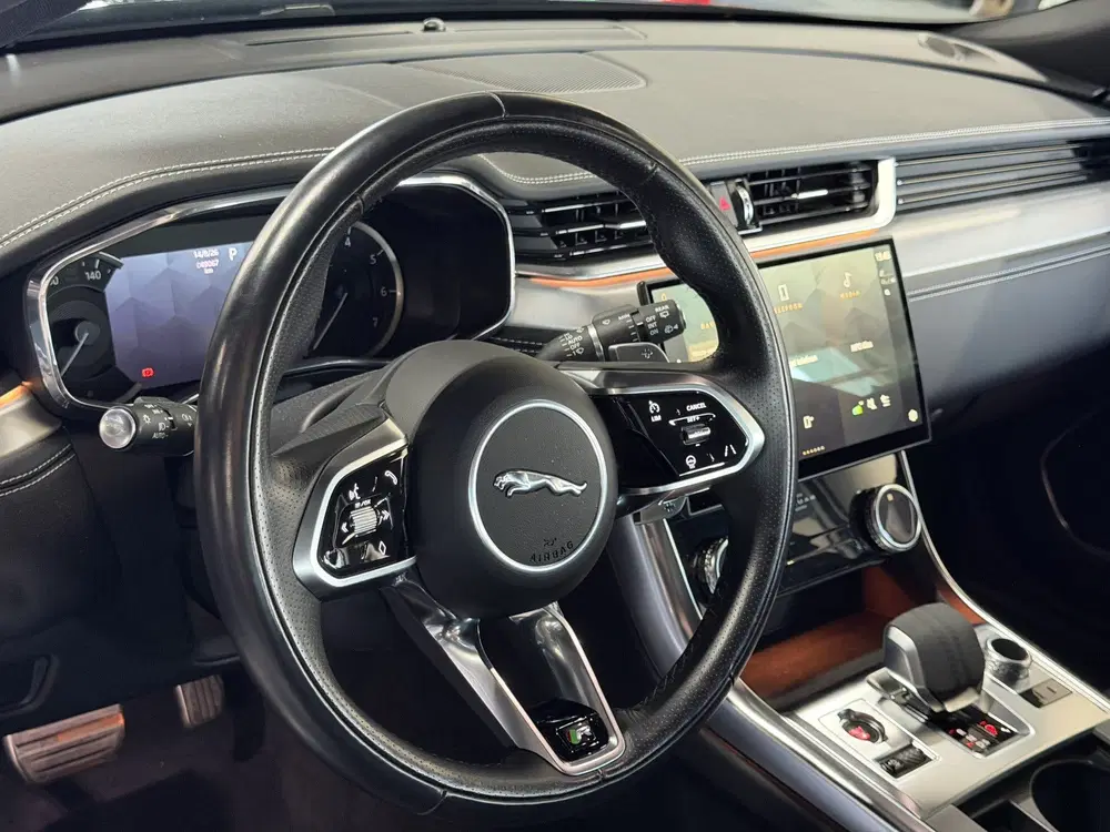 Jaguar XF 2.0 P250 R-Dynamic Black uit 2023, foto 9