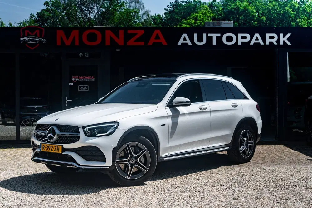 Mercedes-Benz GLC 300e 4MATIC Premium Plus uit 2021, foto 2