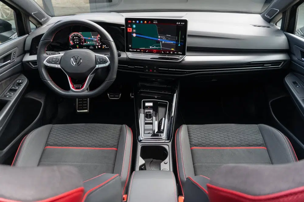 Volkswagen Golf GTI Clubsport 2.0 TSI uit 2024, foto 9