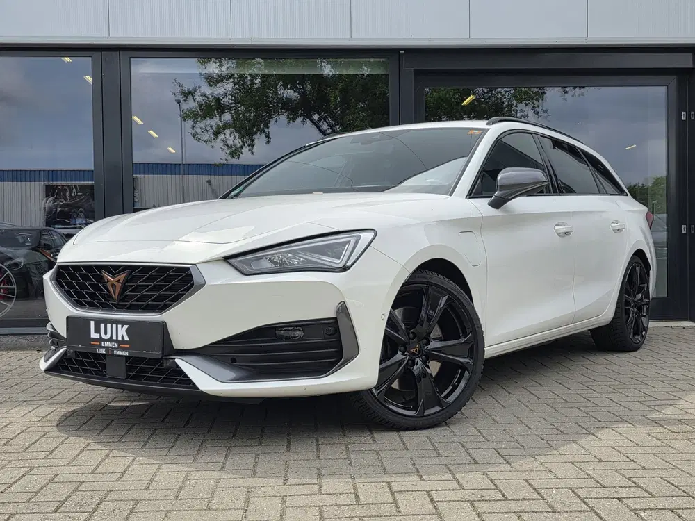 Cupra Leon 1.4 e-Hybrid VZ Black Edition + MEMO uit 2022