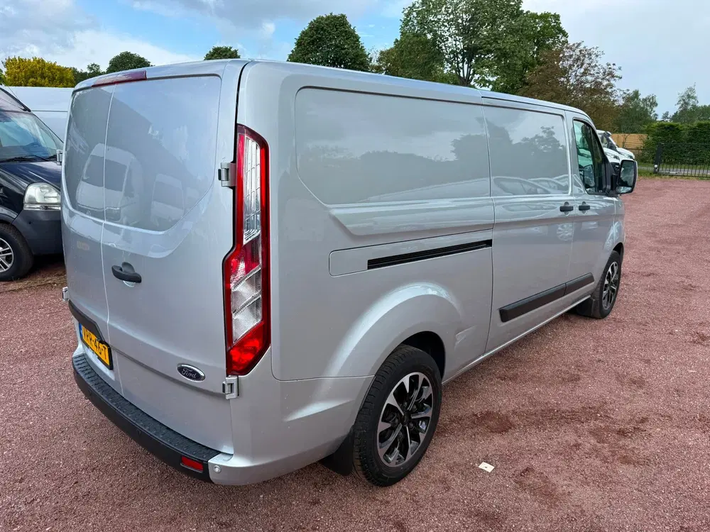 Ford Transit Custom 320 2.0 TDCI L2H1 2800Kg Trekgewicht uit 2019, foto 15