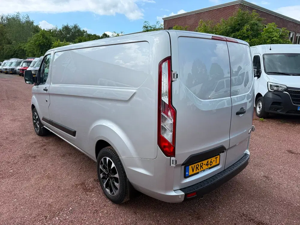 Ford Transit Custom 320 2.0 TDCI L2H1 2800Kg Trekgewicht uit 2019, foto 3