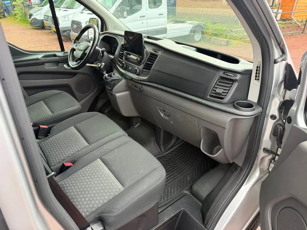 Ford Transit Custom 320 2.0 TDCI L2H1 2800Kg Trekgewicht uit 2019, foto 6