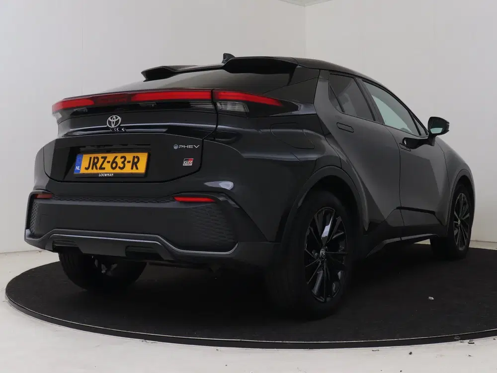 Toyota C-HR 2.0 Plug-in Hybrid 220 Black Edition (bj 2 uit 2025, foto 2