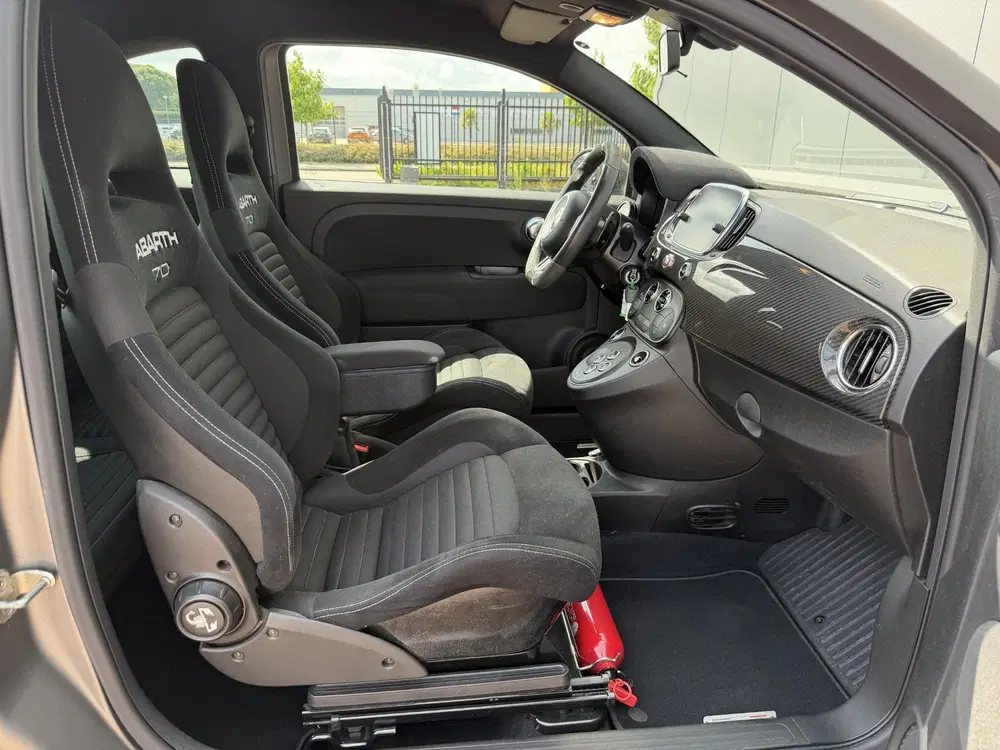 Abarth 595 1.4 T-Jet Competizione 70th Anniversary BE uit 2019, foto 14