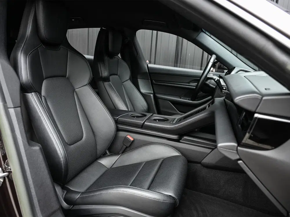 Porsche Taycan Sport Turismo 79 kWh uit 2022, foto 10