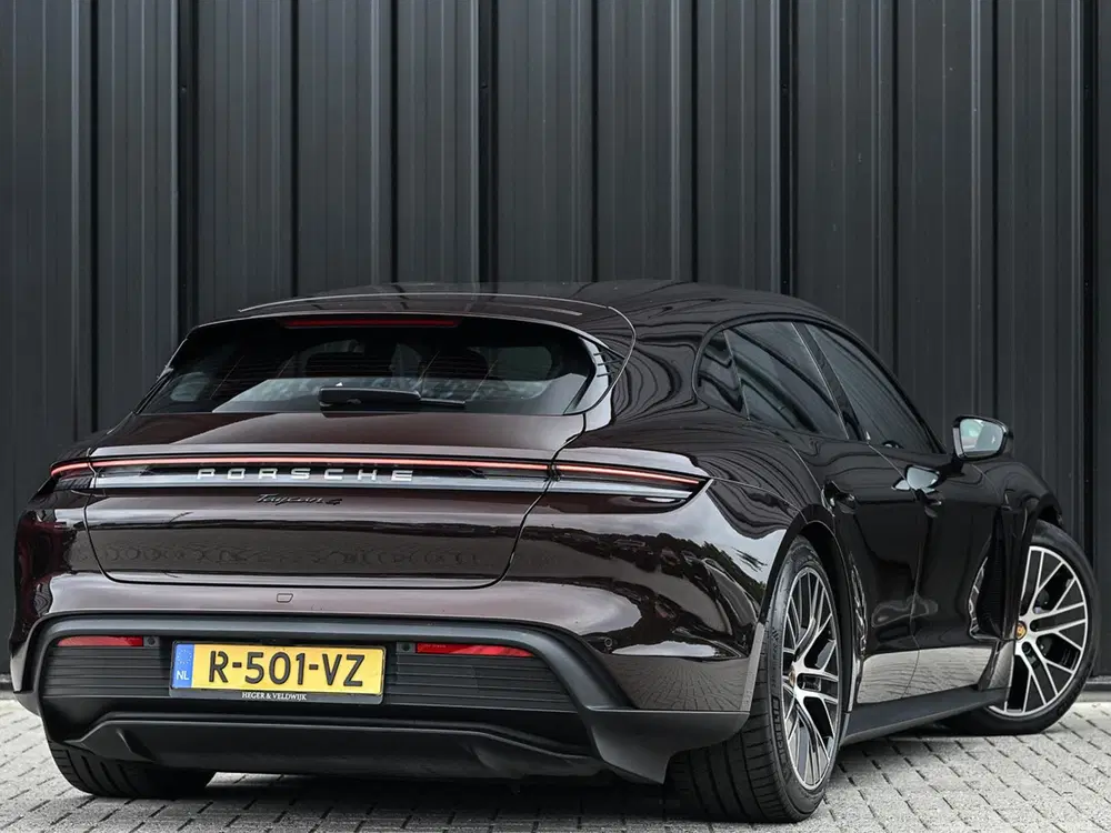 Porsche Taycan Sport Turismo 79 kWh uit 2022, foto 9