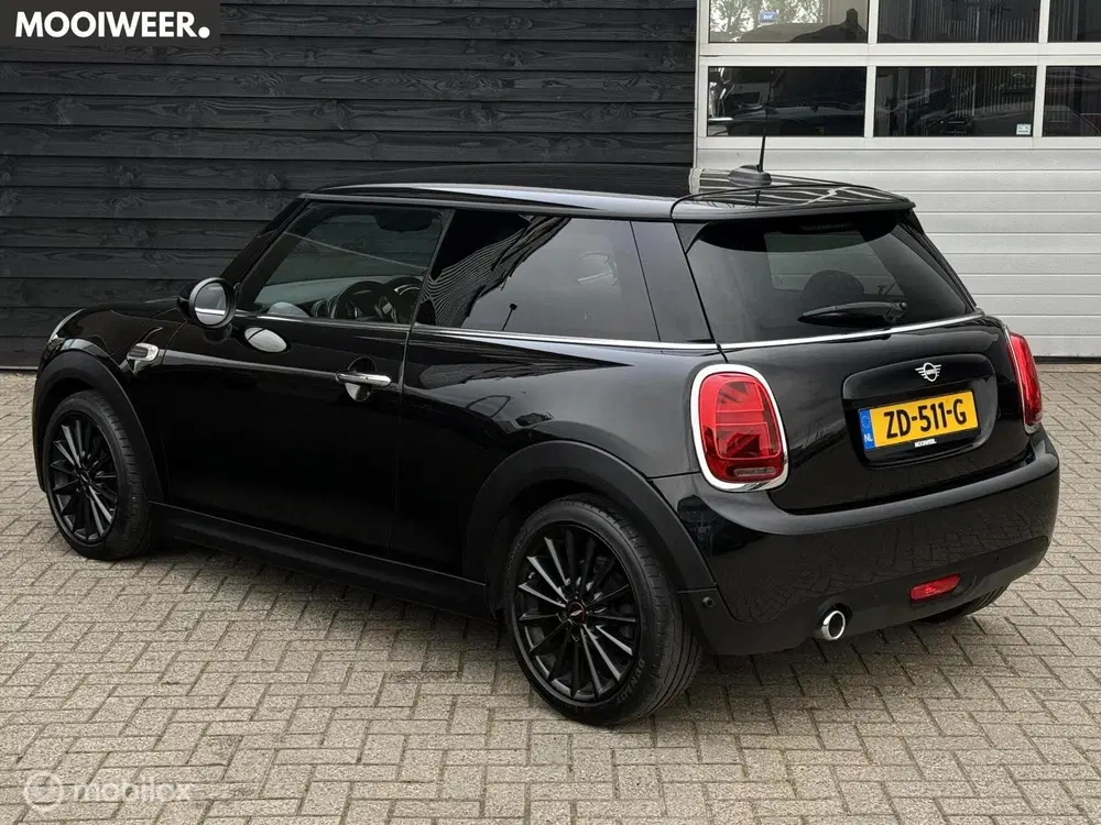 Mini Cooper 1.5 Cooper uit 2019, foto 2