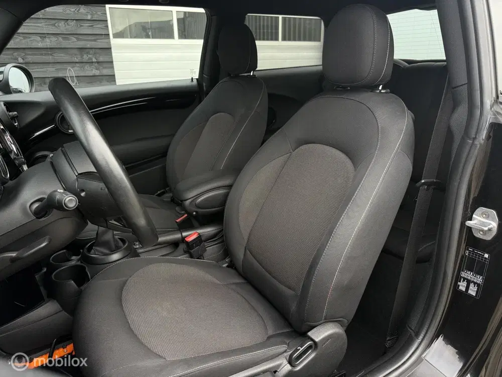 Mini Cooper 1.5 Cooper uit 2019, foto 5