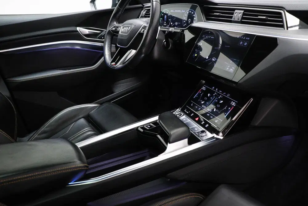 Audi e-tron 55 S-line quattro 300kW uit 2022, foto 3