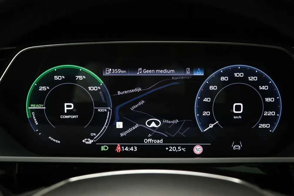 Audi e-tron 55 S-line quattro 300kW uit 2022, foto 4