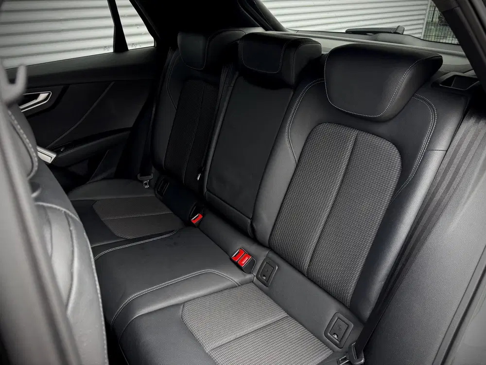 Audi Q2 35 TFSI S line uit 2019, foto 7