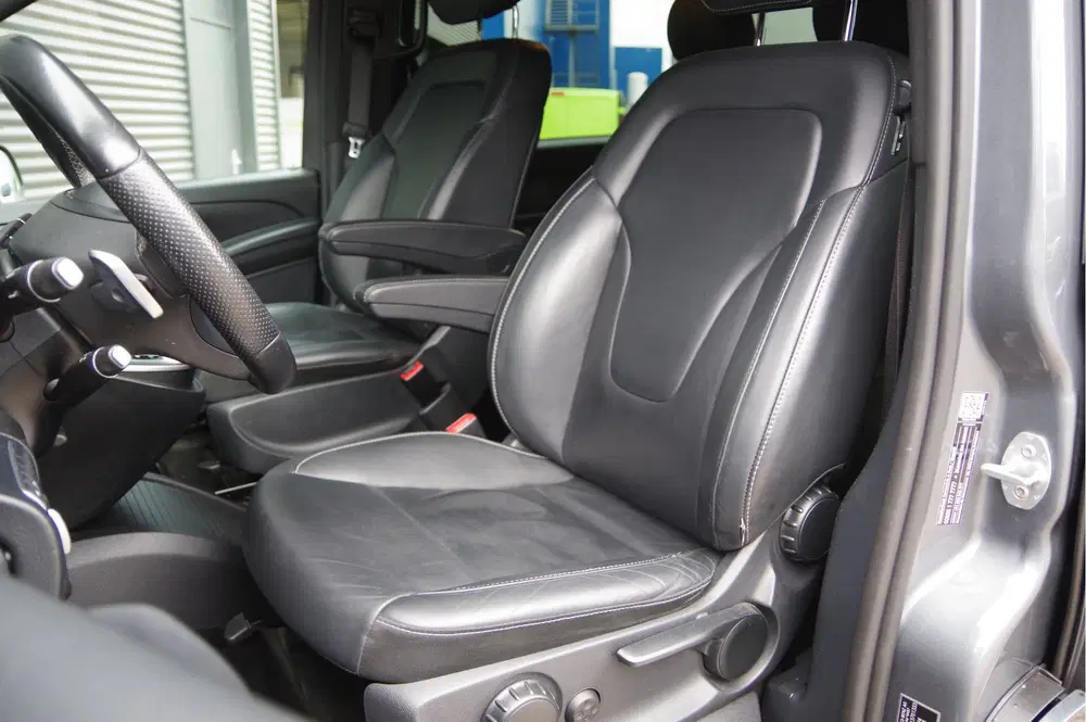 Mercedes-Benz V-Klasse 300d AMG L2 DC-5P uit 2020, foto 6