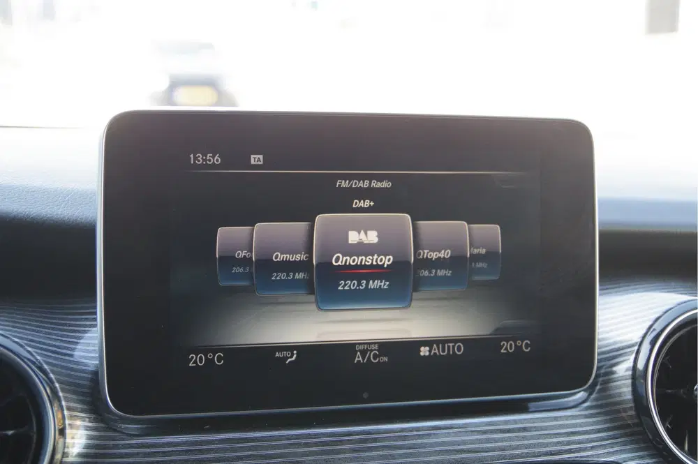 Mercedes-Benz V-Klasse 300d DC-5P AUT LED uit 2020, foto 14