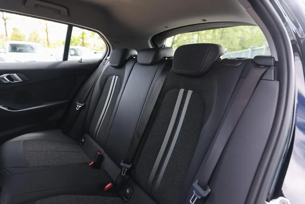 BMW 1-serie 118i Sport Line Automaat uit 2023, foto 11