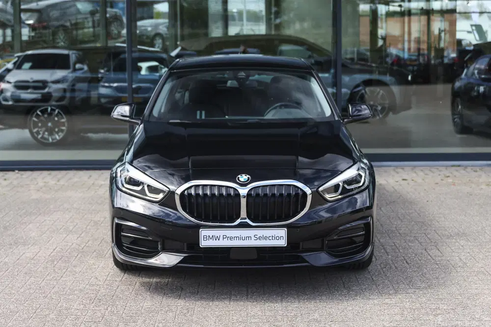 BMW 1-serie 118i Sport Line Automaat uit 2023, foto 5