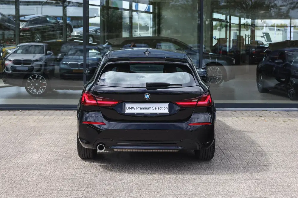 BMW 1-serie 118i Sport Line Automaat uit 2023, foto 6
