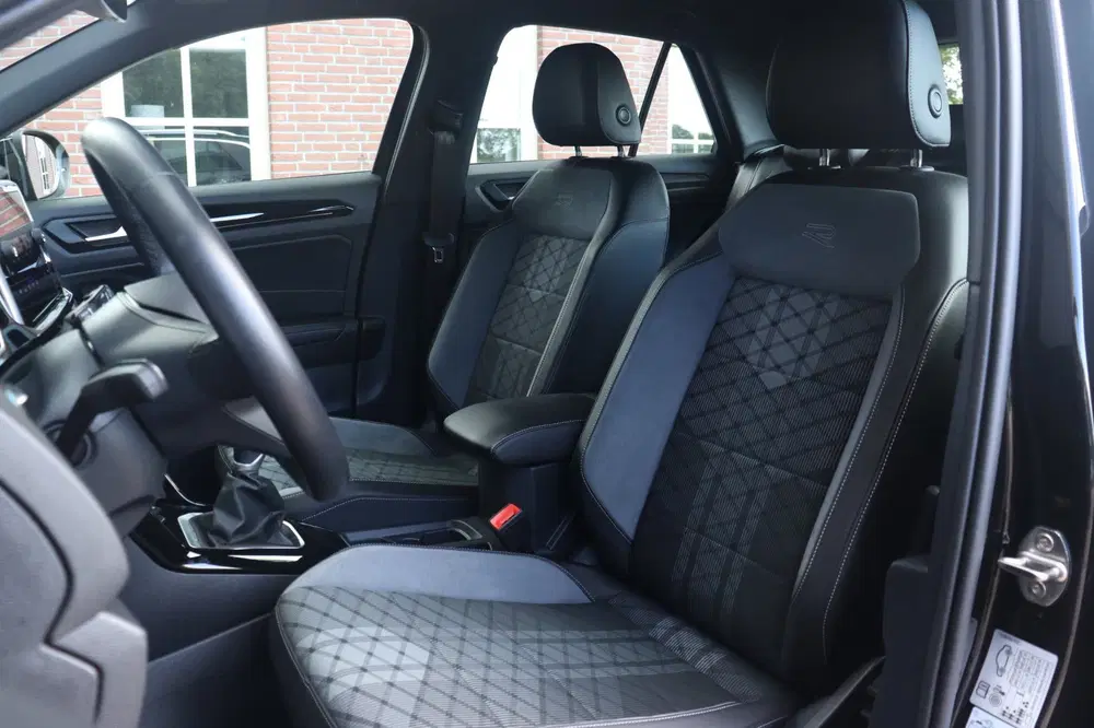 Volkswagen T-Roc 1.0TSI R-Line uit 2024, foto 10