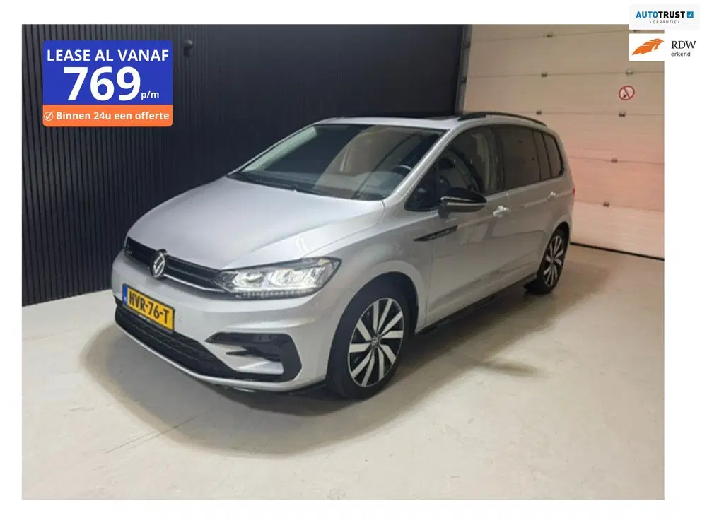 Volkswagen Touran 1.5 TSI R-Line Pano Keyless Trekhaak uit 2023