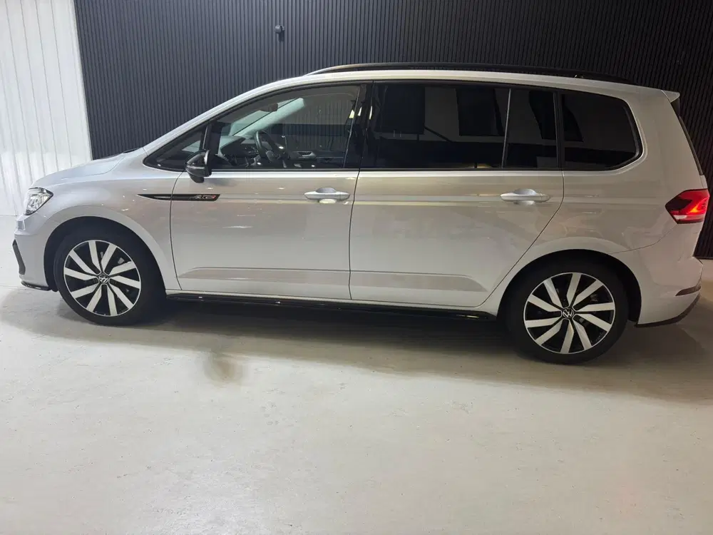 Volkswagen Touran 1.5 TSI R-Line Pano Keyless Trekhaak uit 2023, foto 11