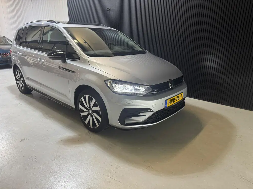 Volkswagen Touran 1.5 TSI R-Line Pano Keyless Trekhaak uit 2023, foto 2