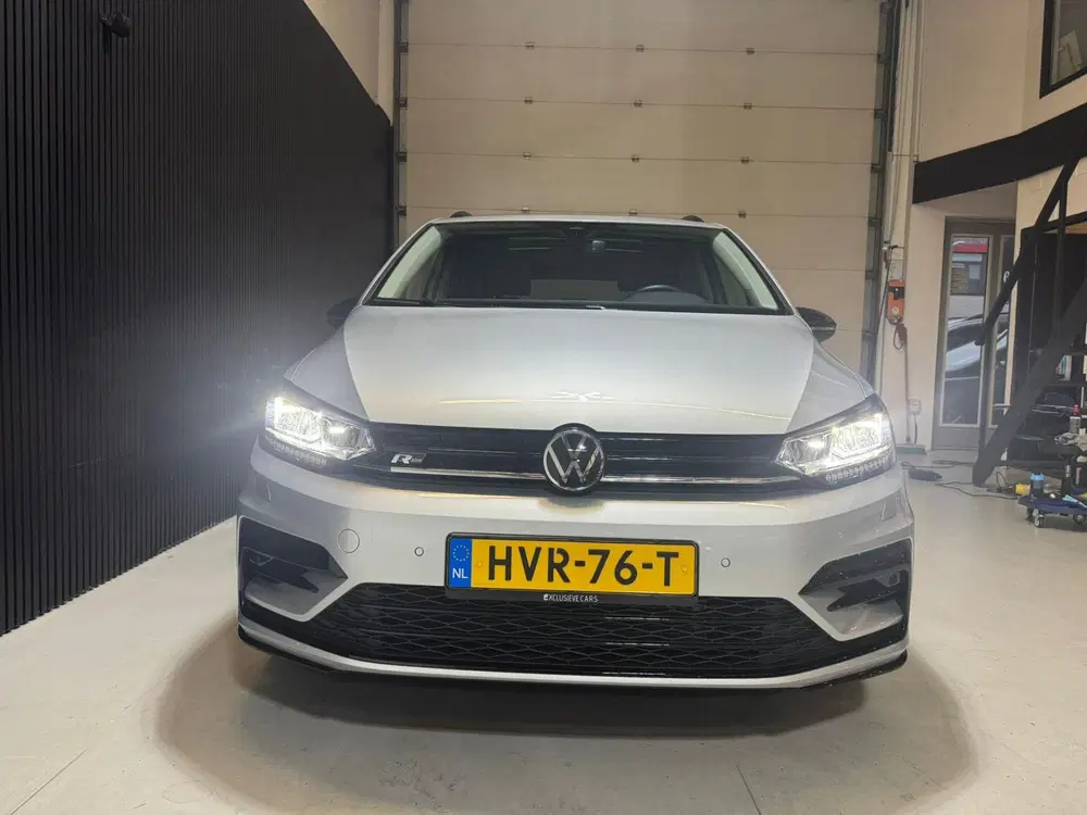 Volkswagen Touran 1.5 TSI R-Line Pano Keyless Trekhaak uit 2023, foto 4