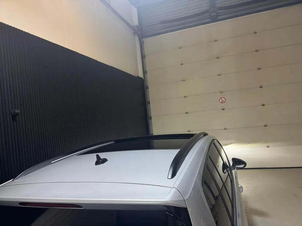 Volkswagen Touran 1.5 TSI R-Line Pano Keyless Trekhaak uit 2023, foto 7