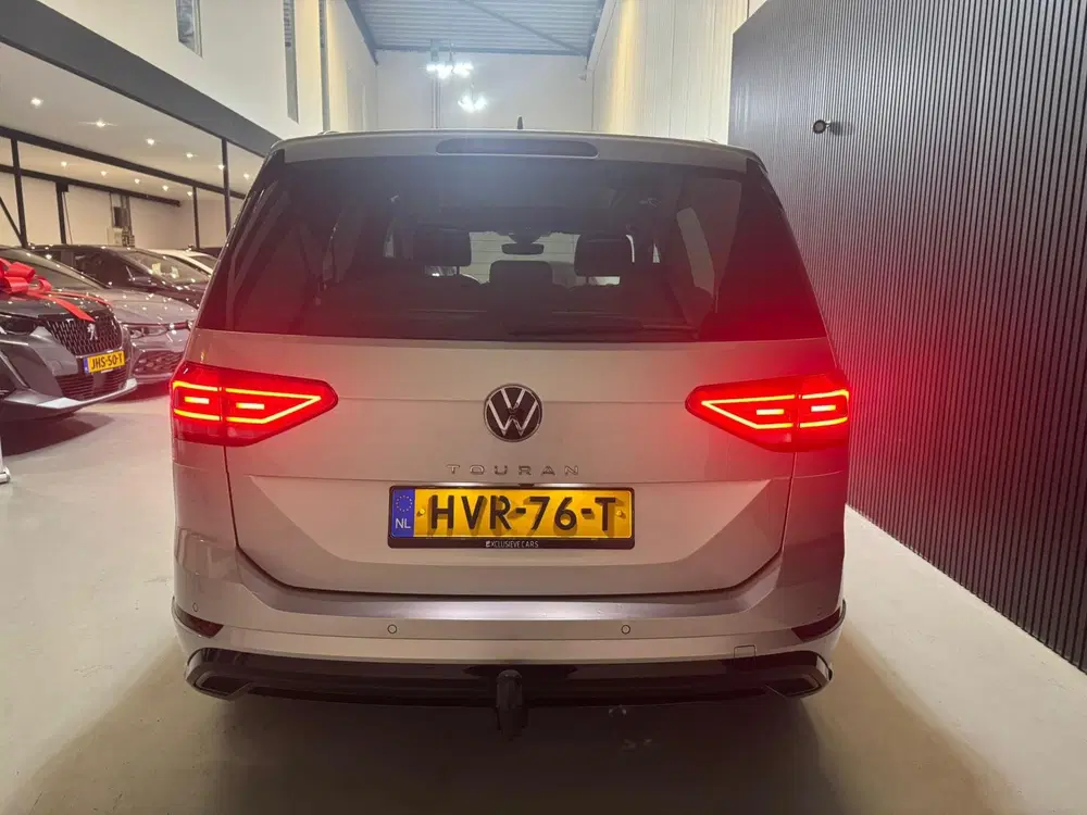 Volkswagen Touran 1.5 TSI R-Line Pano Keyless Trekhaak uit 2023, foto 9