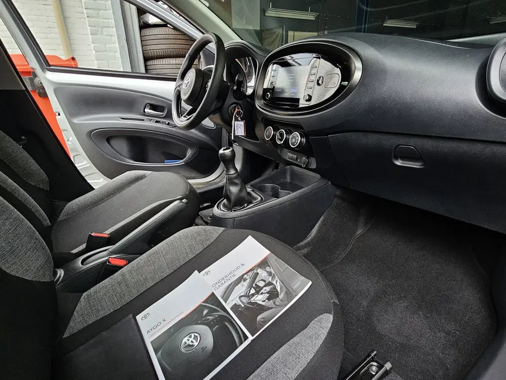 Toyota Aygo X 1.0 VVT-i MT Play uit 2023, foto 3