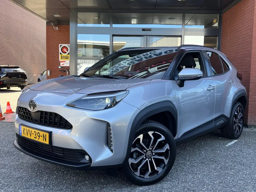 Toyota Yaris Cross 1.5 Hybrid 115 First Edition uit 2025, foto 2