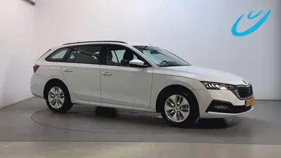 Skoda Octavia 1.0 e-TSI DSG Business Edition Navigatie uit 2022