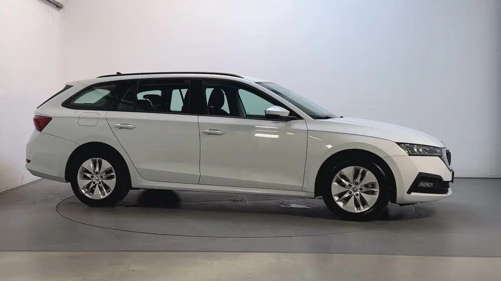 Skoda Octavia 1.0 e-TSI DSG Business Edition Navigatie uit 2022, foto 12