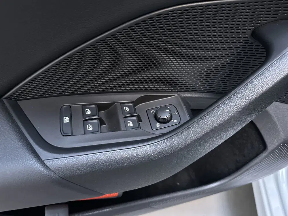 Skoda Octavia 1.0 e-TSI DSG Business Edition Navigatie uit 2022, foto 15