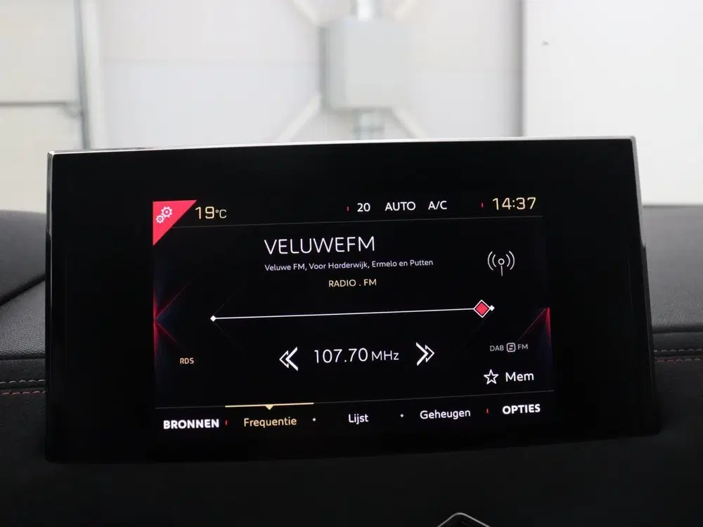 DS Automobiles DS 3 Crossback DS 3 Crossback 1.2 PureTech Performance Li uit 2021, foto 15