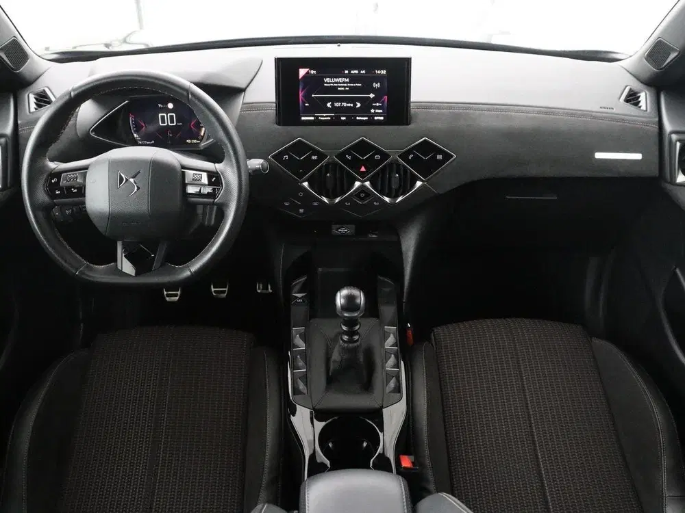 DS Automobiles DS 3 Crossback DS 3 Crossback 1.2 PureTech Performance Li uit 2021, foto 3