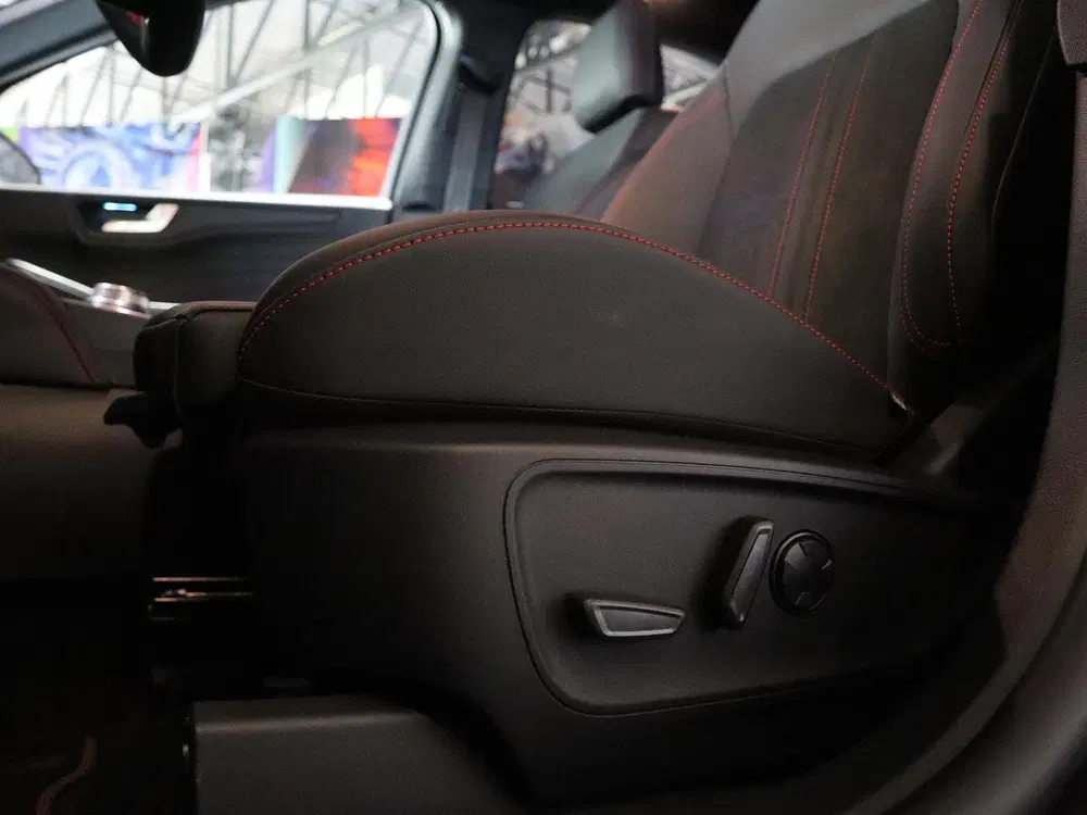 Ford Kuga 2.5 PHEV ST-Line X uit 2026, foto 14