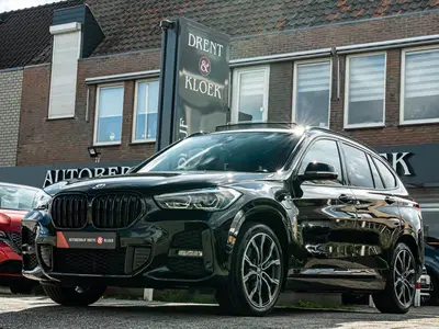 BMW X1 xDrive25e High Exe M-Sport PANO CAMERA HUD uit 2022