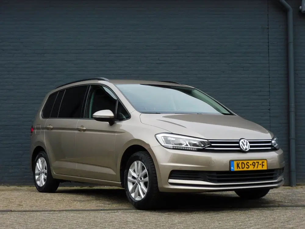 Volkswagen Touran 1.0 TSI Highline Business R 7 PERSOONS TO uit 2019, foto 2