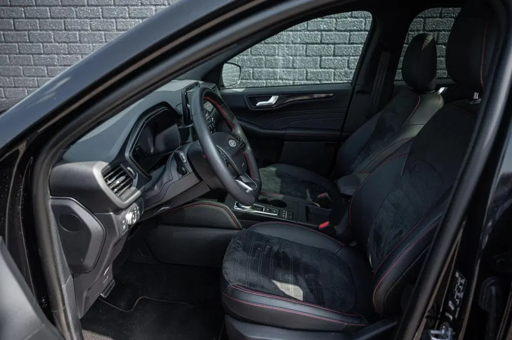 Ford Kuga 2.5 PHEV ST-Line X PANO TREKHAAK ADAPTIVE uit 2022, foto 13
