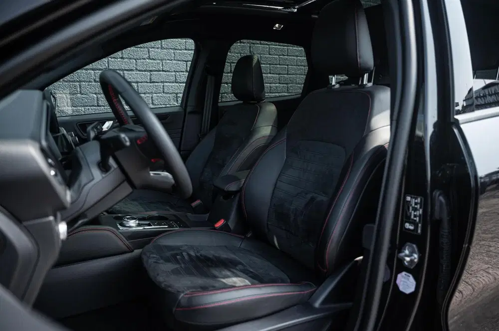 Ford Kuga 2.5 PHEV ST-Line X PANO TREKHAAK ADAPTIVE uit 2022, foto 5