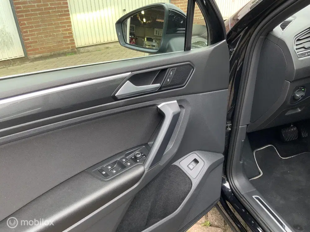 Volkswagen Tiguan 1.5 TSI ACT HIGHLINEAUTOMAAT uit 2019, foto 13