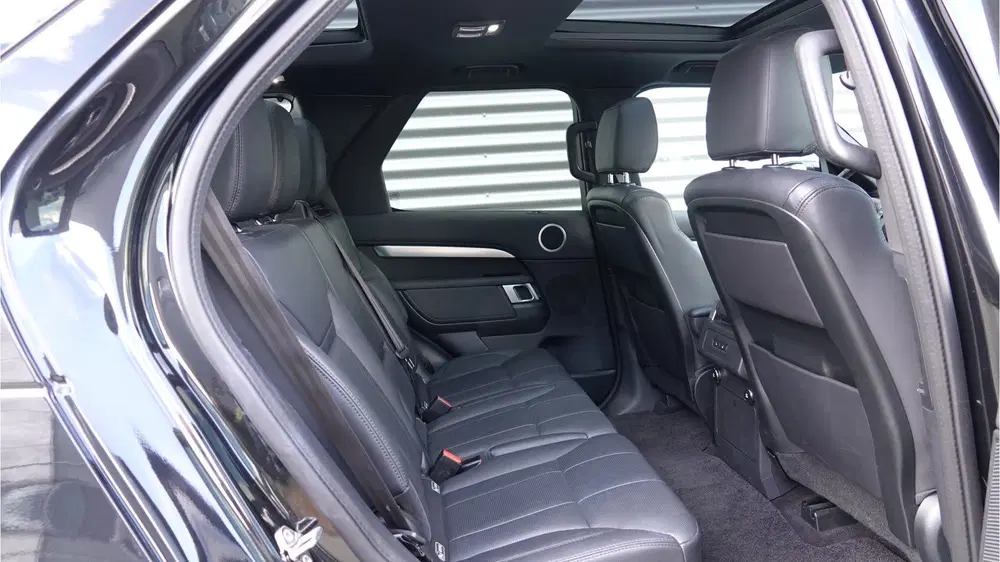 Land Rover Discovery 3.0 Sd6 Landmark Edition 7p. Black Opti uit 2019, foto 10