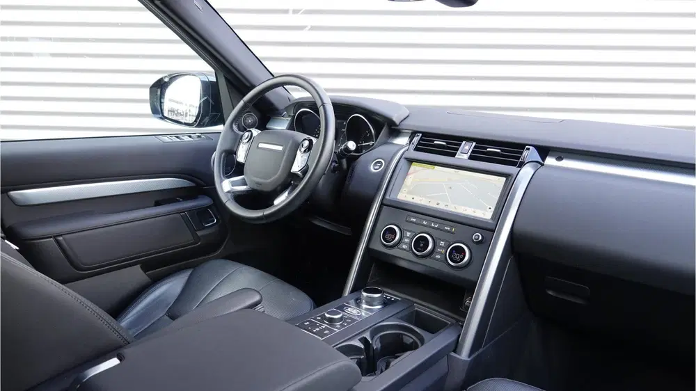 Land Rover Discovery 3.0 Sd6 Landmark Edition 7p. Black Opti uit 2019, foto 8