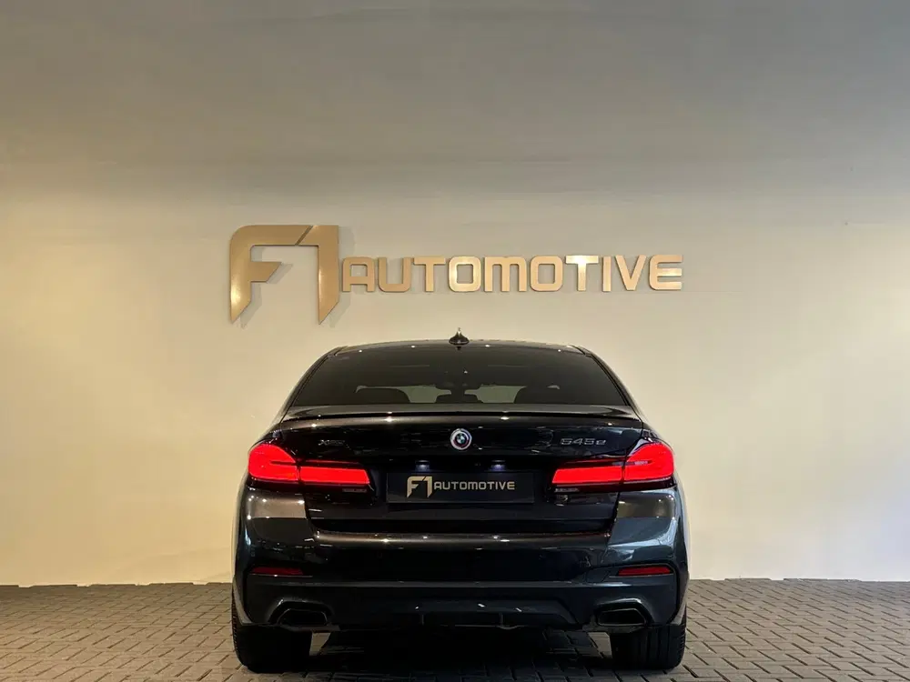 BMW 5-serie 545e xDrive Pano uit 2022, foto 9