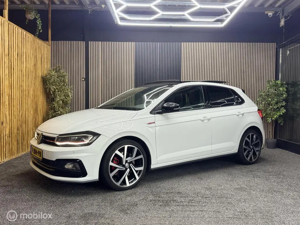 Volkswagen Polo 2.0 TSI GTI uit 2019, foto 2