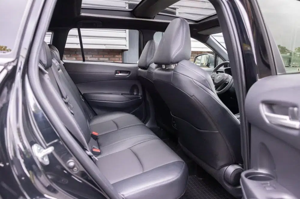 Toyota Corolla Cross Hybrid 180 Executive (bj 2025) uit 2025, foto 10