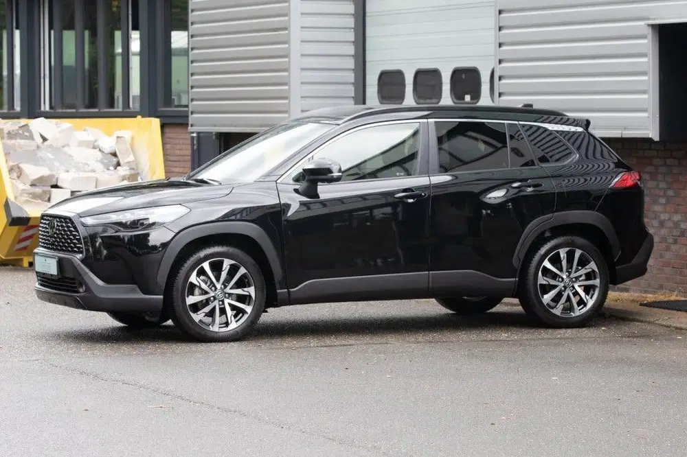 Toyota Corolla Cross Hybrid 180 Executive (bj 2025) uit 2025, foto 2