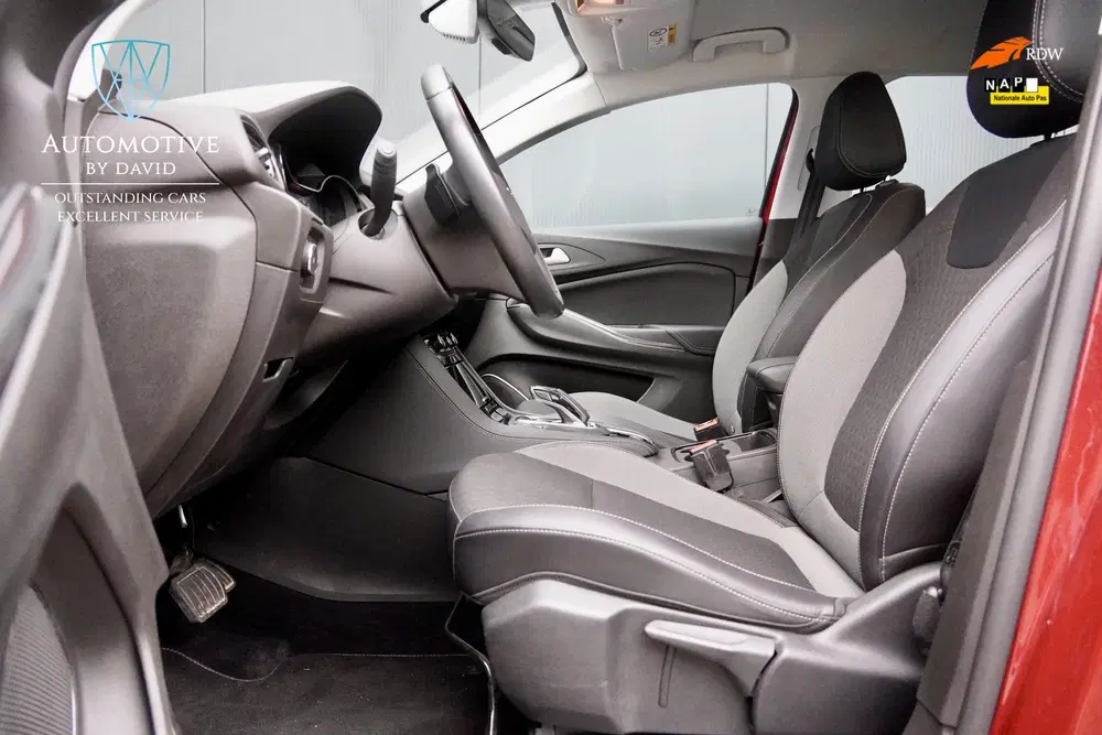 Opel Grandland 1.6 TURBO 229 pk HYBRID BUSINESS AUTOMAAT uit 2021, foto 10